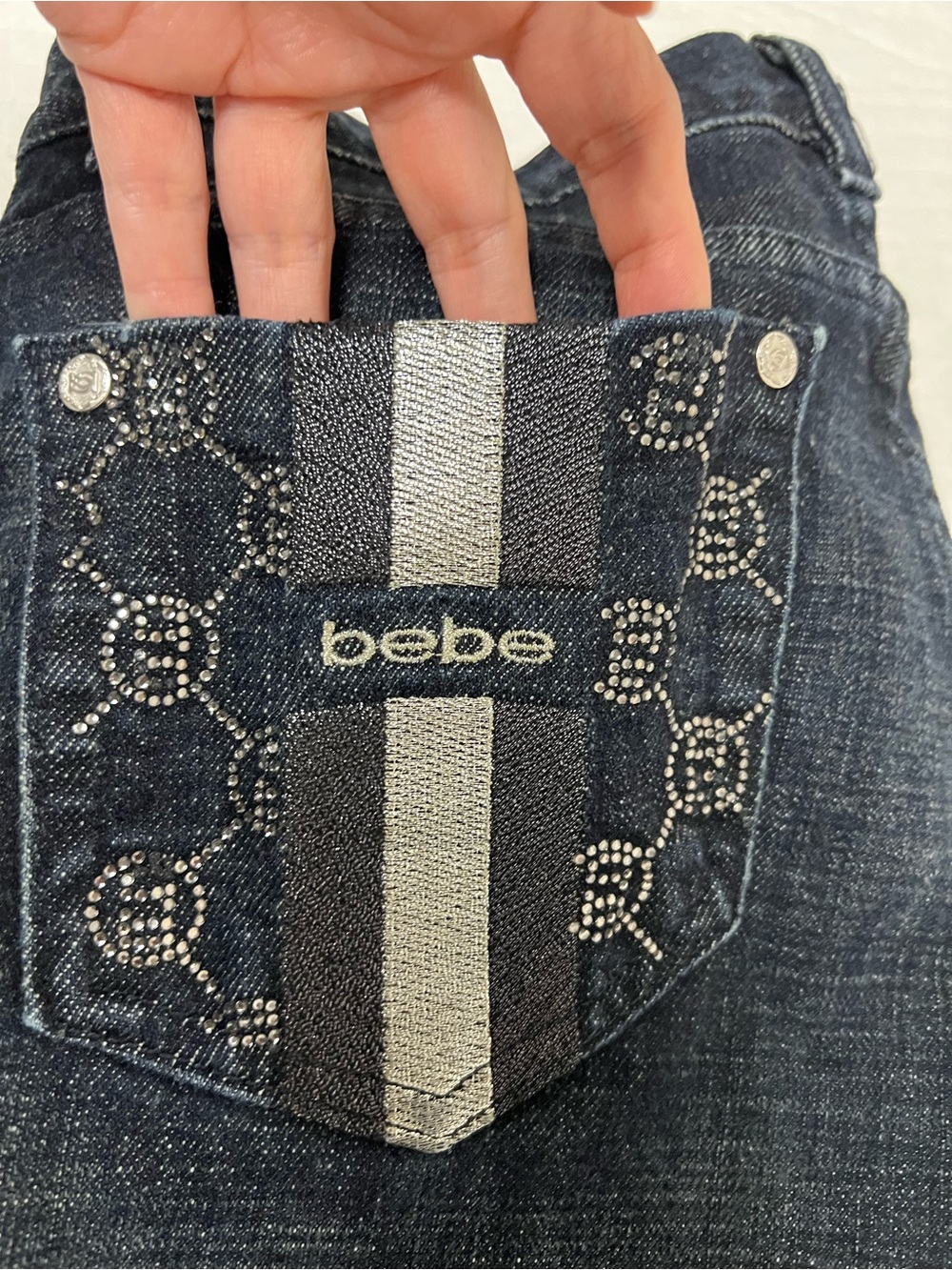 bebe Premium Denim Low Rise Bootcut Jeans Rhinestone Bling Y2K Size 28 ✨ - Picture 14 of 16